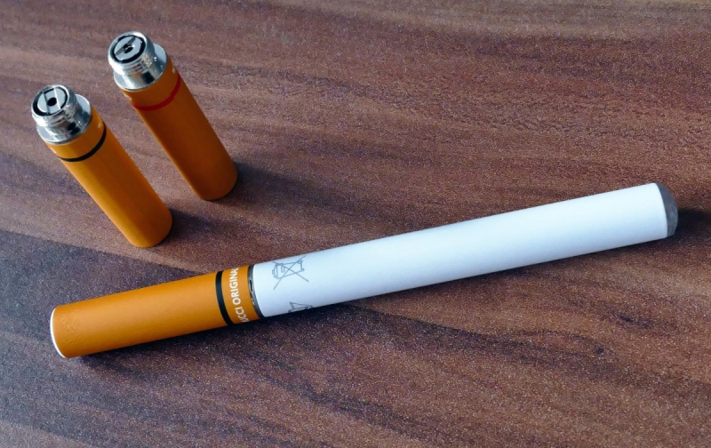 e-cigarette-POURRIERES-min_electronic_cigarette_e_cigarette_nicotine_vapor_vaporizer_smoke_tobacco-663282